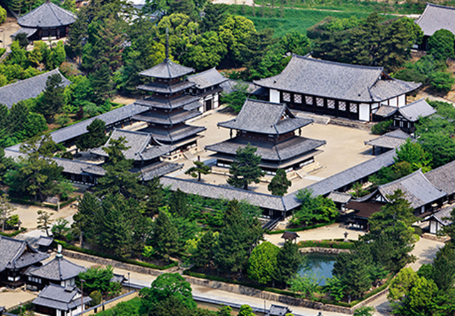 Gli edifici buddhisti nella zona del tempio Hōryūji